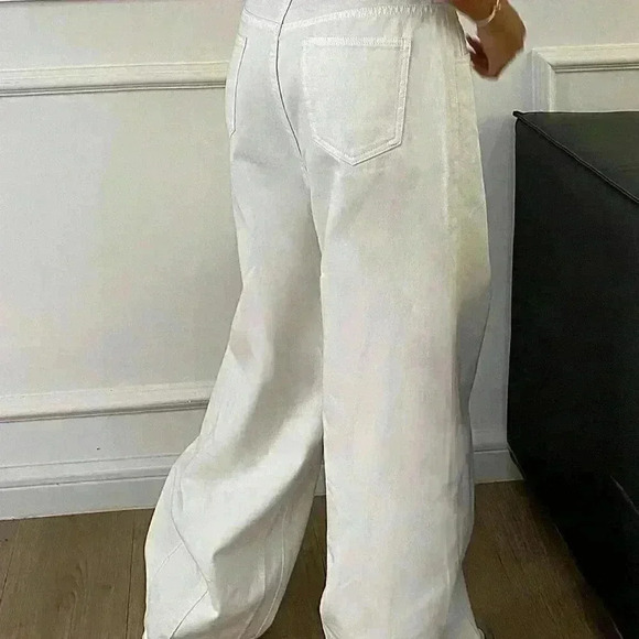White Casual Women's Solid Color Loose Denim Pants - Picture 3 of 9